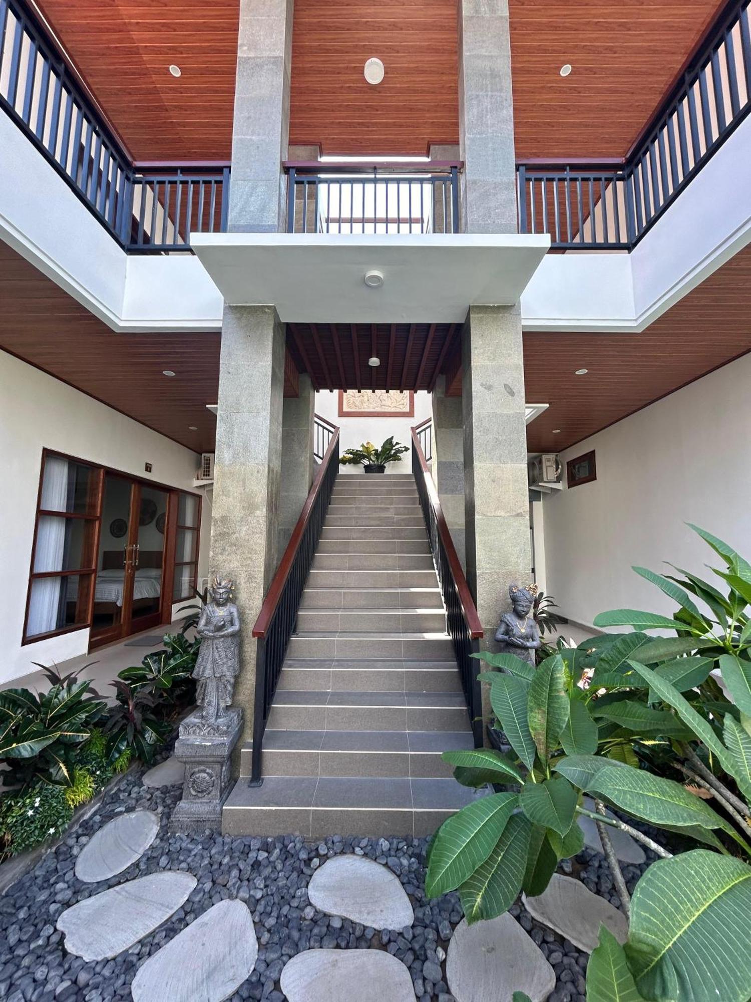 Villa Son Sun Uluwatu Exteriör bild